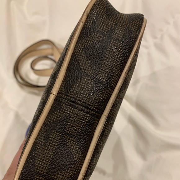 Michael Kors Crossbody purse and wallet - Picture 7 of 8